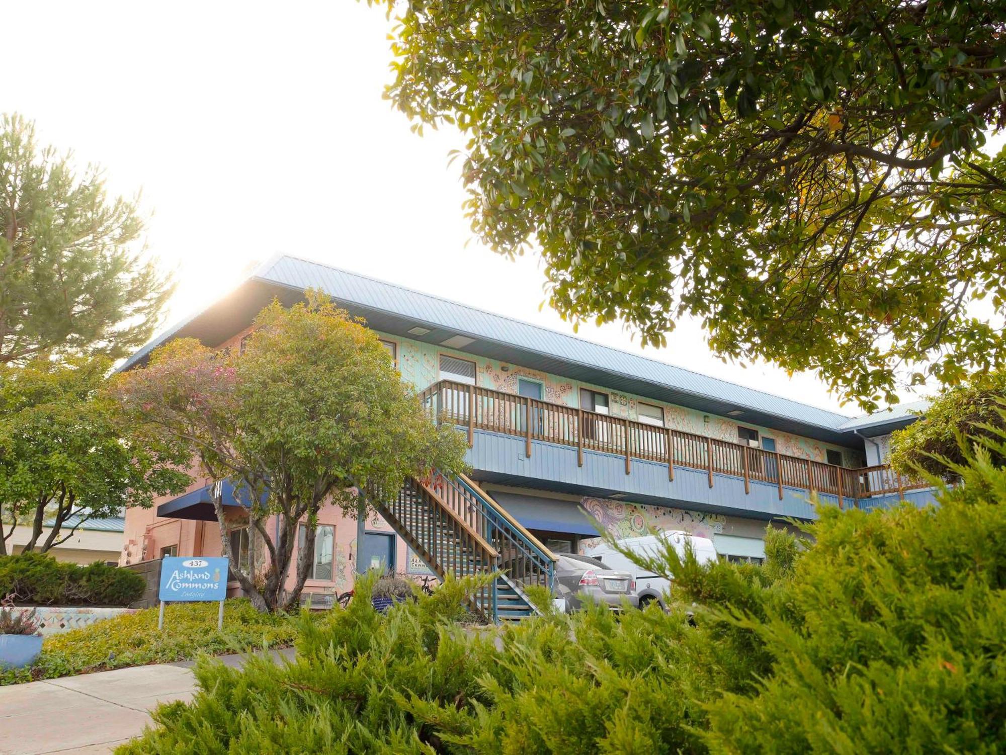 Ashland Commons Hostel ภายนอก รูปภาพ